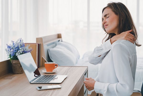 ευθειασμός αυχένα